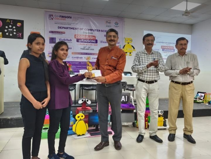 Saloni Tanwar has won 1st Prize in a Project Competition Organized by G. H. Raisoni College